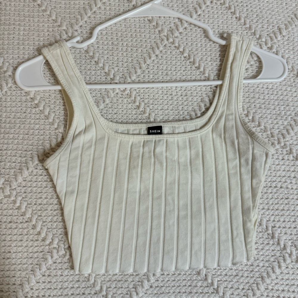 white SHEIN cropped tank top; XS; fitted